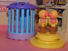 Vintage Littlest Pet Shop Kissing Love Birds in Cage 1992 Kenner Kiss lot A RARE - £15.81 GBP