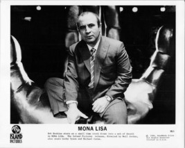 Mona Lisa 1986 original 8x10 inch photo Bob Hoskins sits on giant hand - £20.04 GBP