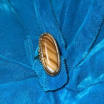 Vintage Long Oval Wood Pattern Ring by Avon Size 5 - £17.21 GBP