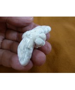 Y-BEE-567) White gray Bee BUMBLE figurine gemstone stone carving love HO... - $266.18 MXN