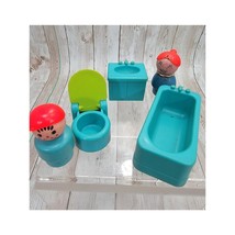 Vintage Fisher-Price Little People Bathroom &amp; Little People Figures - $25.10