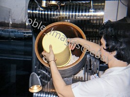 1964 Sears Employee Making Carmel Popcorn Process Chicago Ektachrome 35mm Slide - £4.38 GBP