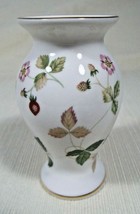 Wedgwood Wild Strawberry Fine Bone China Bud Vase Gold Trim  - £19.52 GBP