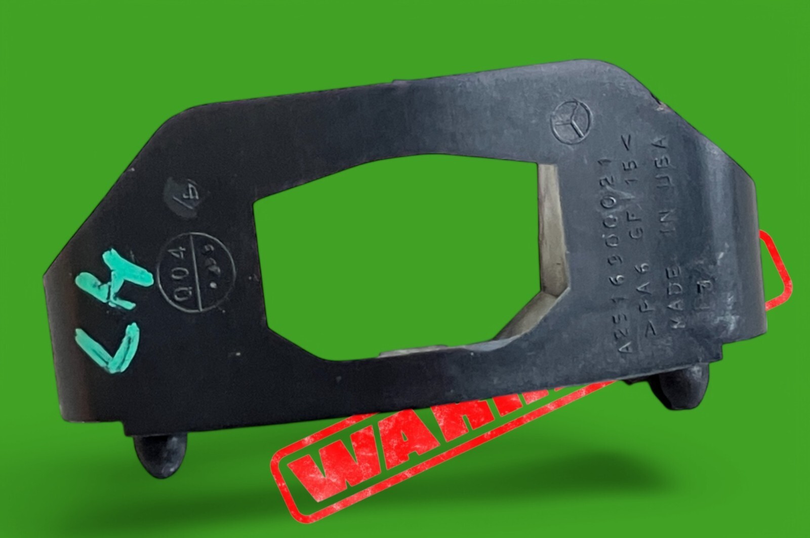 06-2011 mercedes w251 r350 r500 r320 r63 front left lower fender bracket... - $15.00