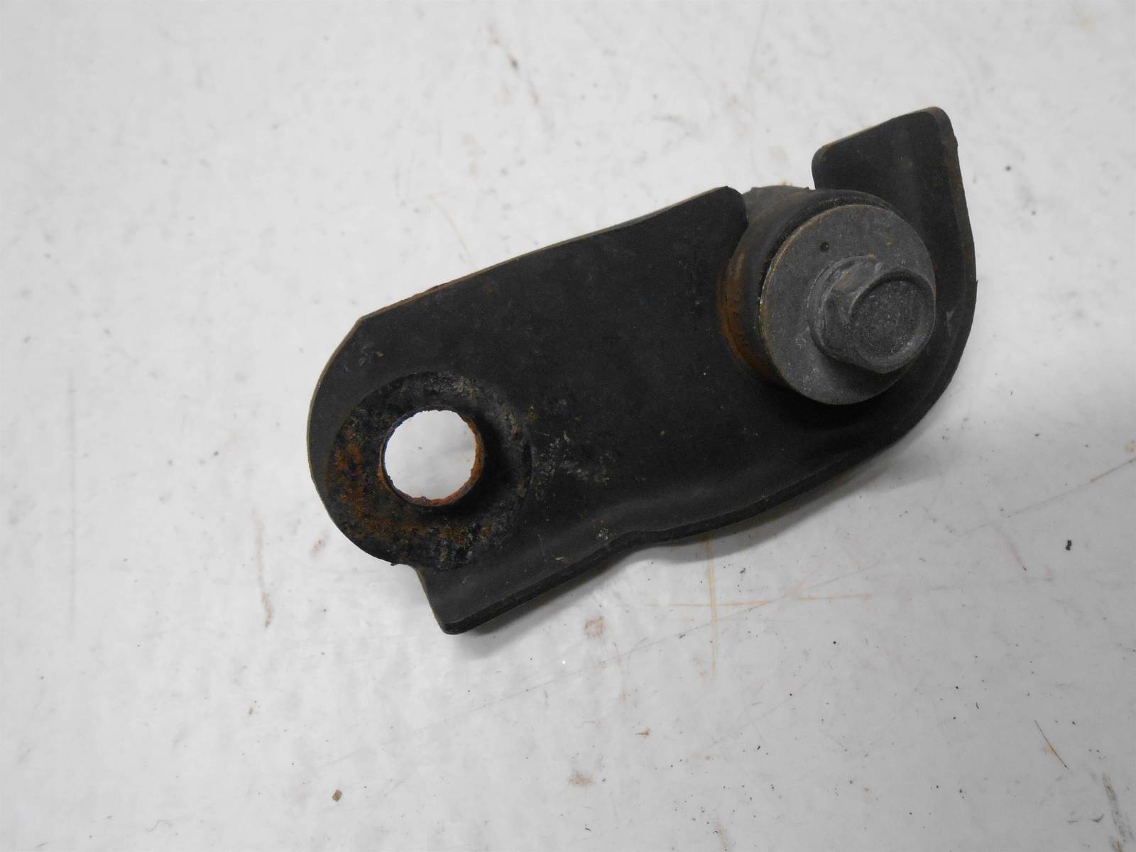2006 Toyota Tundra Radiator Bracket Left Driver With Bolt - $22.49