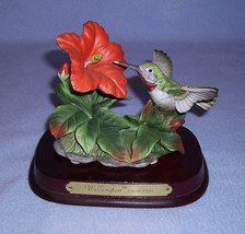 Wellington Collection Ruby Throated Hummingbird &amp; Red Hibiscus Flower Figurine - £10.41 GBP
