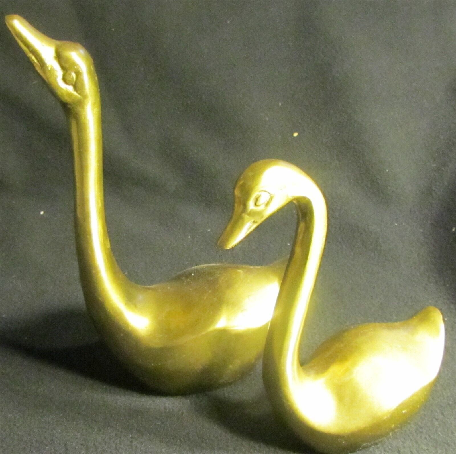VINTAGE BEAUTIFUL SOLID BRASS SWAN FIGURINE SET OF 2 - $11.76