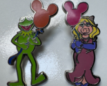 Lot 2 Disney Kermit the Frog Miss Piggy Balloon Pins - £15.81 GBP