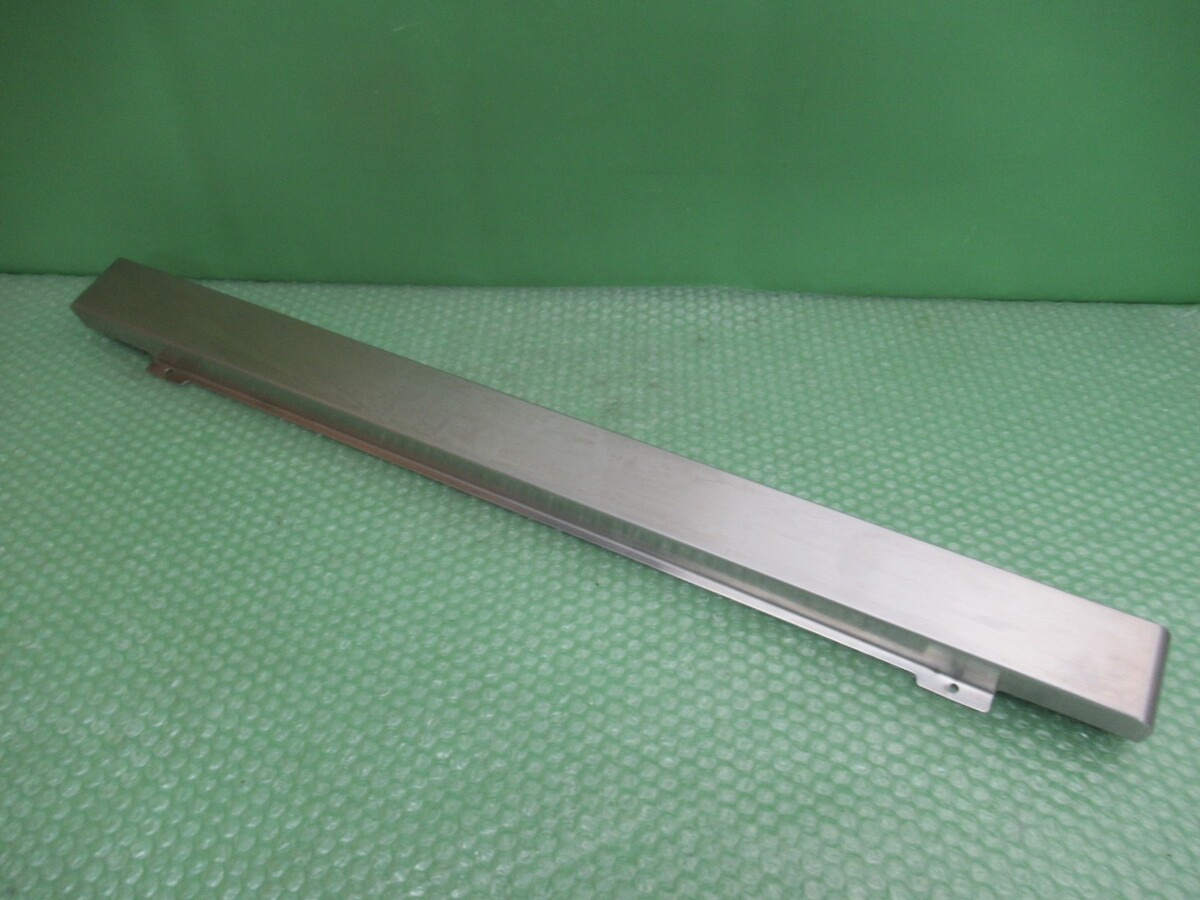 WB07X21951 Original OEM GE MIDDLE TRIM 30&quot; - $54.30