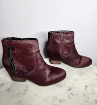 Boots Very Volatile Sz 8.5 Maroon Burgundy Purple Calfskin low heel Zip GUC Cake - £20.88 GBP