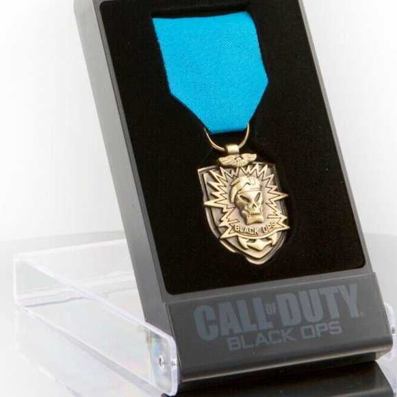 Primary image for Call of Duty Black Ops MEDAL PIN GAME BADGE Xbox 360 One PS3 PS4 Collectible