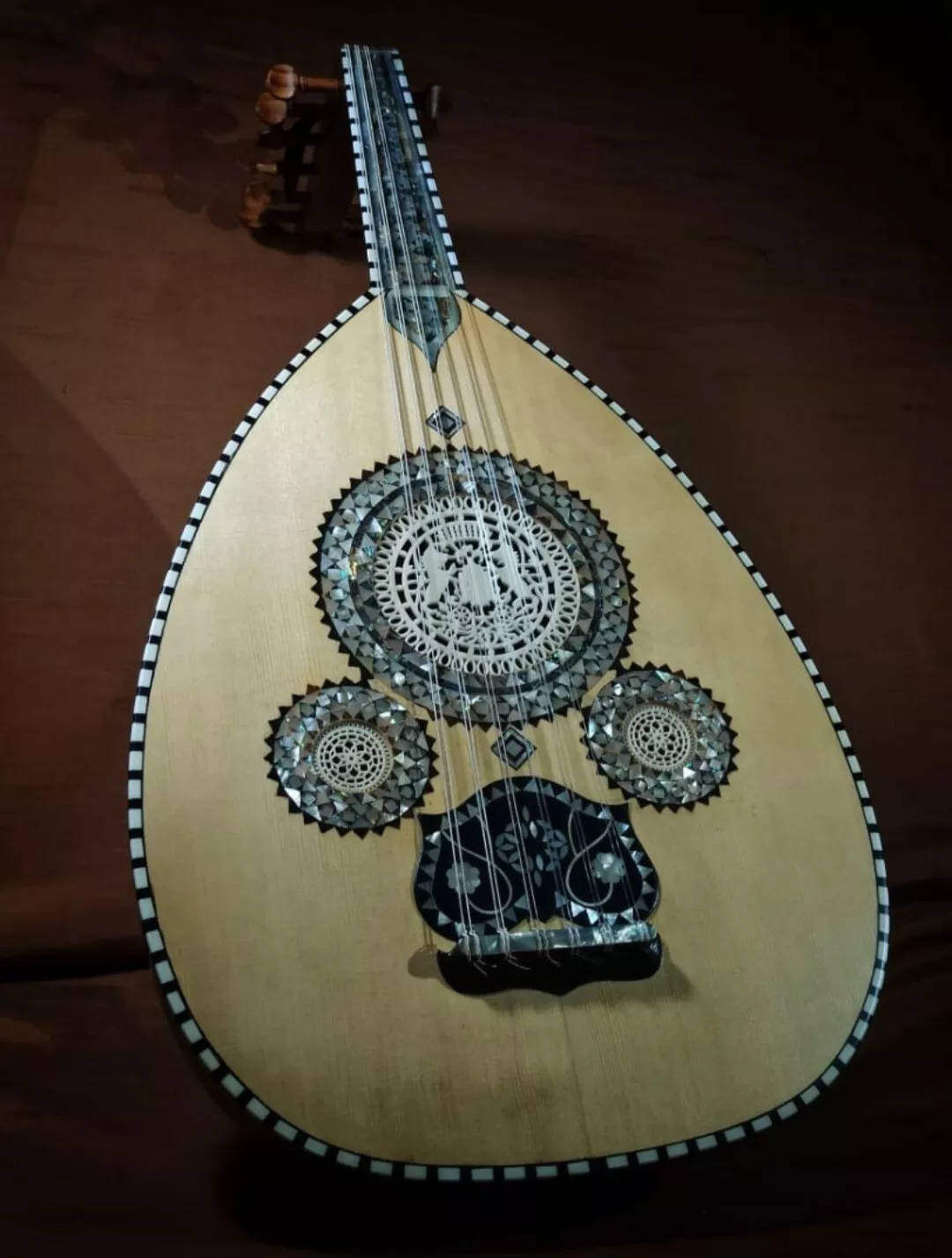 ✅️HIGH QUALITY OUD MADE BY MANSUR HAIDAR OUD INSTRUMENT FARID AL-ATRASH MODEL ✅️ - $27,642.76 MXN
