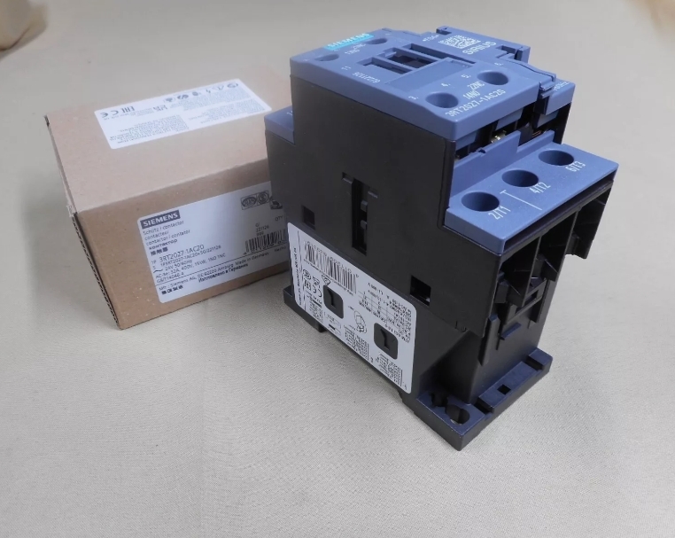 SIEMENS 3RT2027-1AC20 3-pole contactor AC-3e/AC-3, 32 A, 15 kW - $98.00