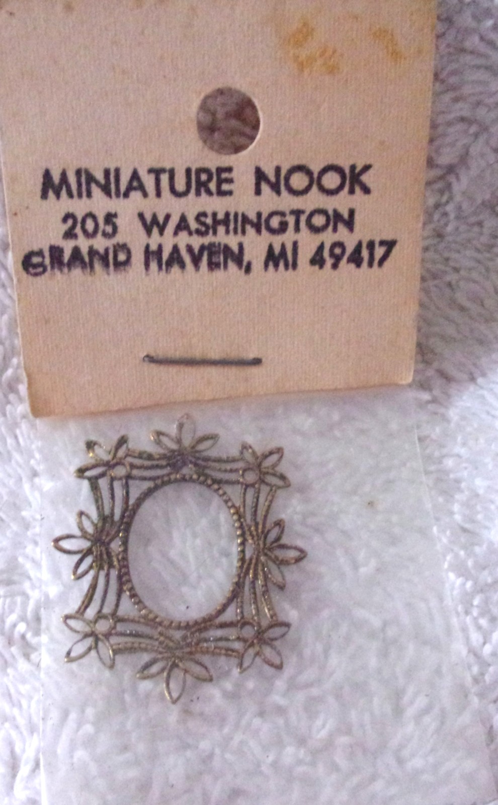Vintage Minature Nook Doll House Frame New In Package - $1.99