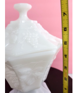 Vintage White Milk Glass Covered Candy Dish/Compote by Anchor Hocking - £9.42 GBP