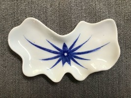 556A~ Blue &amp; White Floral Porcelain Shaped Ornate Trinket Soap Dish Holder - £5.96 GBP