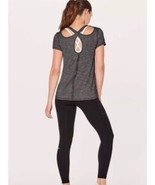 Lululemon Extra Mile Short Sleeve Criss Cross Back Athletic Gray Sz 10 - £15.77 GBP