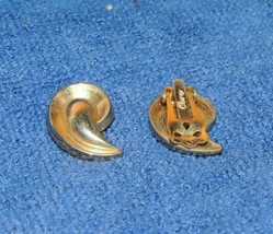 Vintage Coro Earrings large 15x20mm gold &amp; silver tone clip-on back - £8.62 GBP
