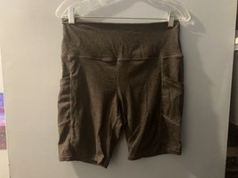 Shosho Women&#39;s Black Yoga Shorts, Large [Clothing 232] - $7.70