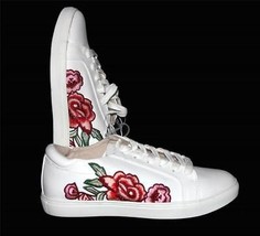 Kenneth Cole JOEY White Embroidered Shabby Roses Flowers Sneakers Shoes WMS NWT - £51.53 GBP