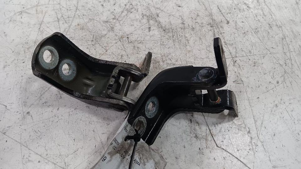 Nissan Maxima Door Hinge Set Right Front Passenger  2018 2019 2020 - $36.84