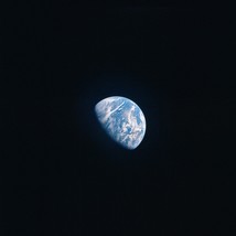 Image of receding Earth on first day of Apollo 15 flight Photo Print - £7.06 GBP+