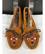 Minnetonka Moccasin Women&#39;s Brown Leather Loafers Size 7 SKU 6152 - £19.53 GBP