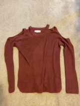 Burgundy Pink Republic Womans Medium Cold Shoulder Sweater crew neck - $20.57