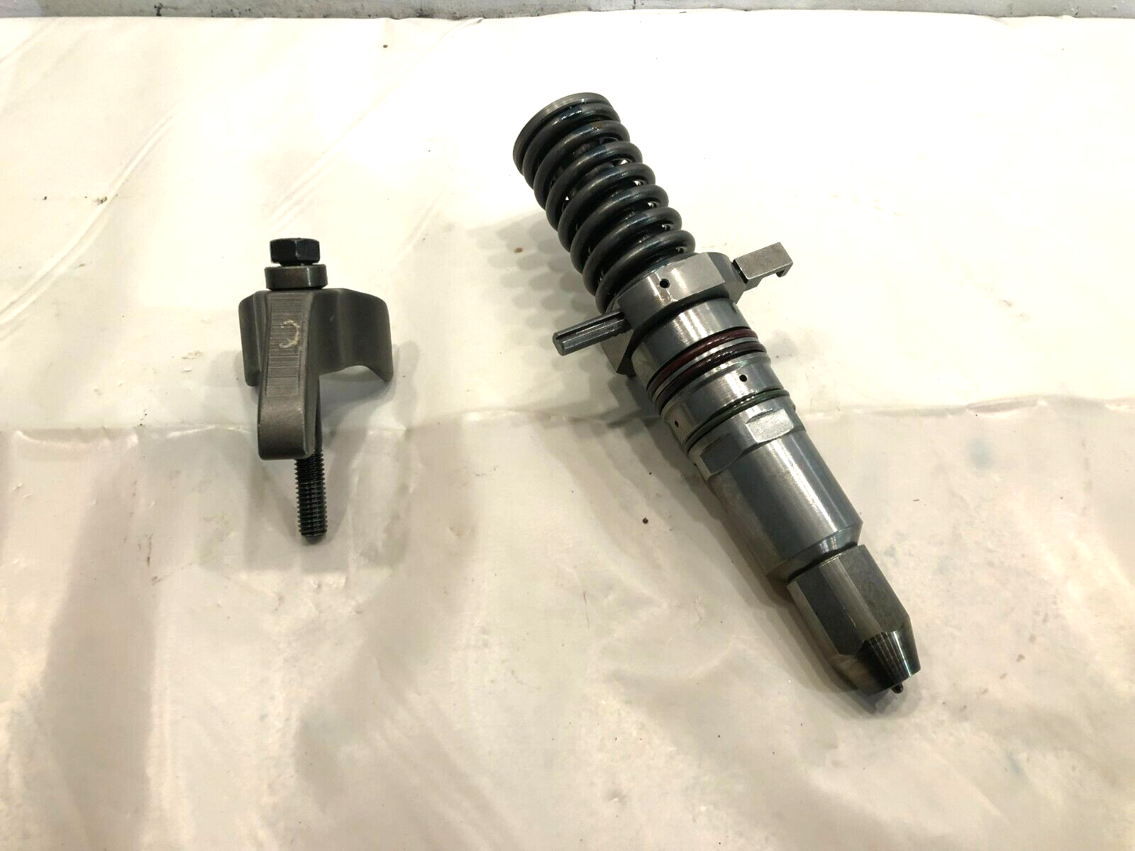 Caterpillar CAT 3508 3512 3516 Diesel Fuel Injector Cylinder #2 With Hol... - $934.65