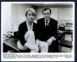 8 x 10 press photo PBS tv MYSTERY Tom Bell &amp; Helen Mirren BATTLE of the ... - $13.81