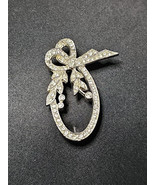 Vintage Rhinestone Bow Brooch Oval Wreath Design 2&quot; Sparkly Silver Tone ... - $474.74 MXN