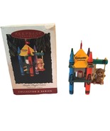 Crayola Hallmark Ornament Bright Playful Colors Vtg 1994 Fort Bear Chris... - £12.65 GBP
