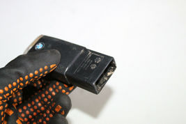 2004-2007 BMW E60 530i 525i GLOVE BOX TORCH FLASH LIGHT J5765 image 4