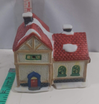 Vintage Post Office Ceramic Building 3 1/2 inch good condtion - $5.94