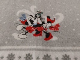 Mickey and Minnie Mouse Christmas Kitchen Dish Towel Kissing Mistletoe 1... - £11.01 GBP