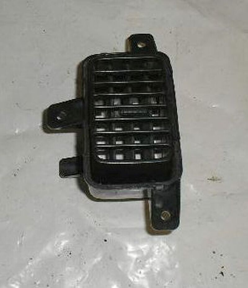 1999 Nissan Frontier 4WD 3.3L AT Right Dashboard Vent - $2.88