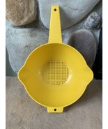 Vintage Tupperware Colander 1523 Large 2 Quart Yellow Strainer w/Handle 2qt - $17.77