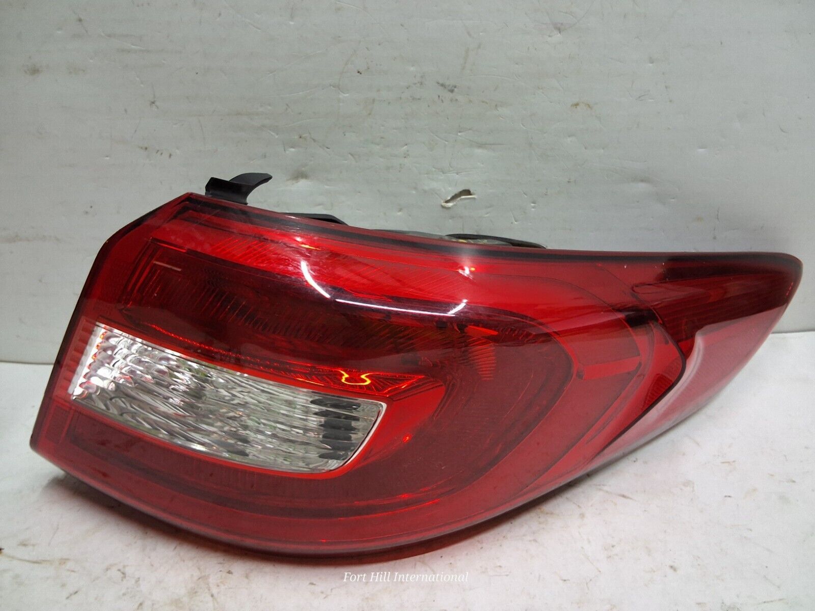 15 16 17 Hyundai sonata right passenger outer tail light assembly chippe... - $29.69