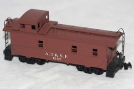 Athearn HO Scale ATSF caboose #1957 - £5.87 GBP