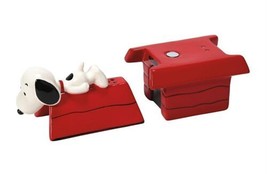 Peanuts Snoopy Resting on His Doghouse Ceramic Salt and Pepper Shaker Se... - £20.10 GBP
