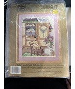 1988 Something Special Teddy &amp; Quilt Cabinet Candamar Design 50417 - $455.92 MXN