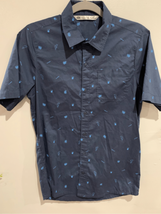 TRAVIS MATHEW Hawaiian Button Down Shirt-Blue Geometric S/S EUC Small - $10.59