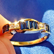 Earth mined Diamond Sapphire Deco Wedding Band Anniversary Ring Solid 18k Gold - €2.123,93 EUR