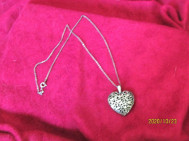 necklace gold heart pendant &amp; 18&quot; chain 3-d heart approx 1.25&quot; tall (jewel 27) - £6.33 GBP