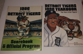 Detroit Tigers 1986 Scorebook &amp; Yearbook Vintage Set Of Magazines - $13.88