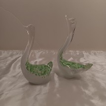 Set of 2 Vintage Murano Style Clear &amp; Green Speckled Art Glass Swan Figurines - £30.86 GBP