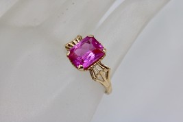 Vintage 10K Yellow Gold Bow Design Ring with Cushion-cut Hot Pink Stone Size 6 - £128.44 GBP