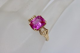 Vintage 10K Yellow Gold Bow Design Ring with Cushion-cut Hot Pink Stone ... - $222.81 CAD