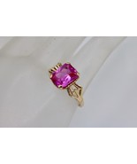 Vintage 10K Yellow Gold Bow Design Ring with Cushion-cut Hot Pink Stone ... - $163.28