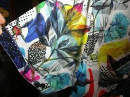 Robert Graham Colorful Short Sleeve Shirt Size Medium image 7